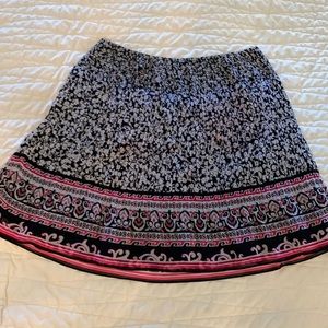 White House Black Market skirt. Size M. Black/grey/fuchsia.
